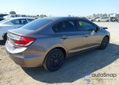 2015 Honda Civic Lx z USA, uszkodzony, nr VIN 19XFB2F57FE221906